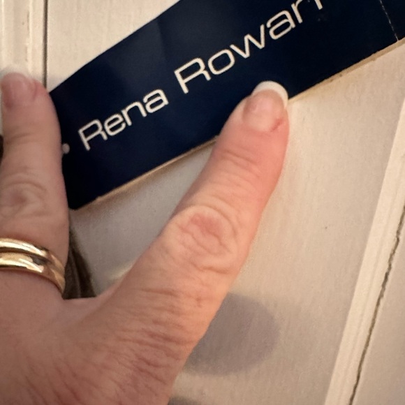 Elegant Black and White Lace Top - Picture 4 of 12